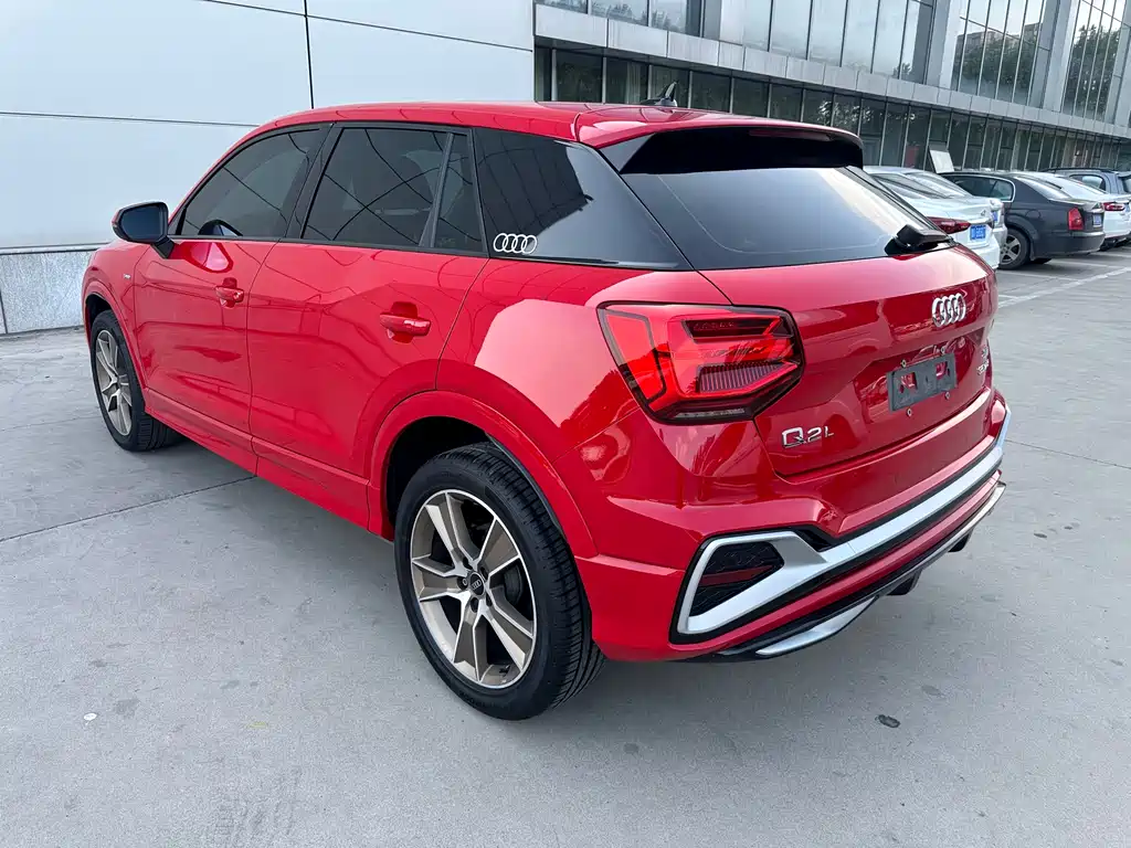 Audi Q2L 2022 — фото 15