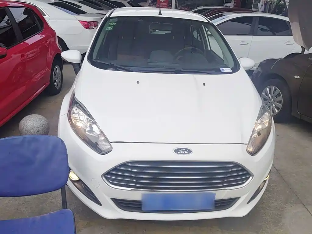 Ford Fiesta 2015 — фото 3
