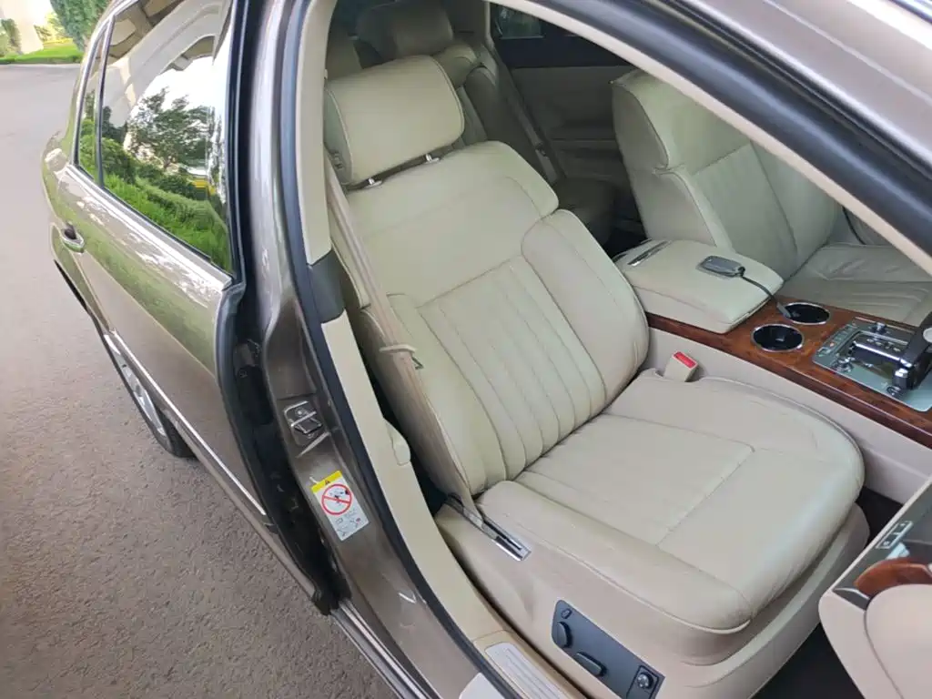 Volkswagen Phaeton 2015 — фото 25