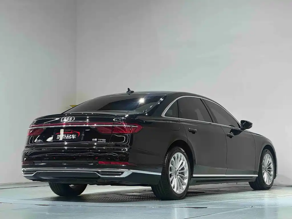 Audi A8 2019 — фото 19