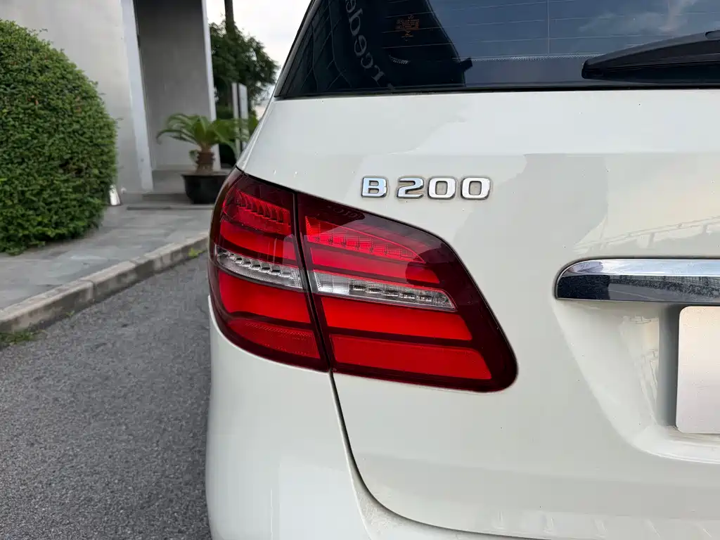 Mercedes-Benz B-Class 2016 — фото 11