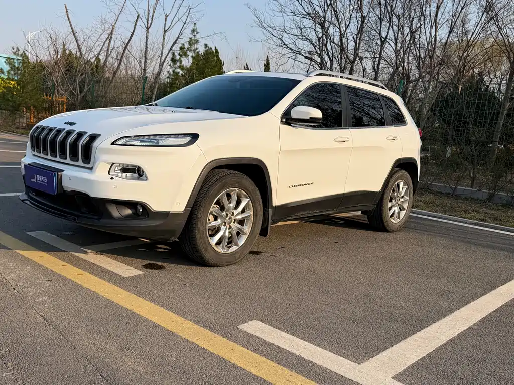 Jeep Cherokee 2016 — фото 1