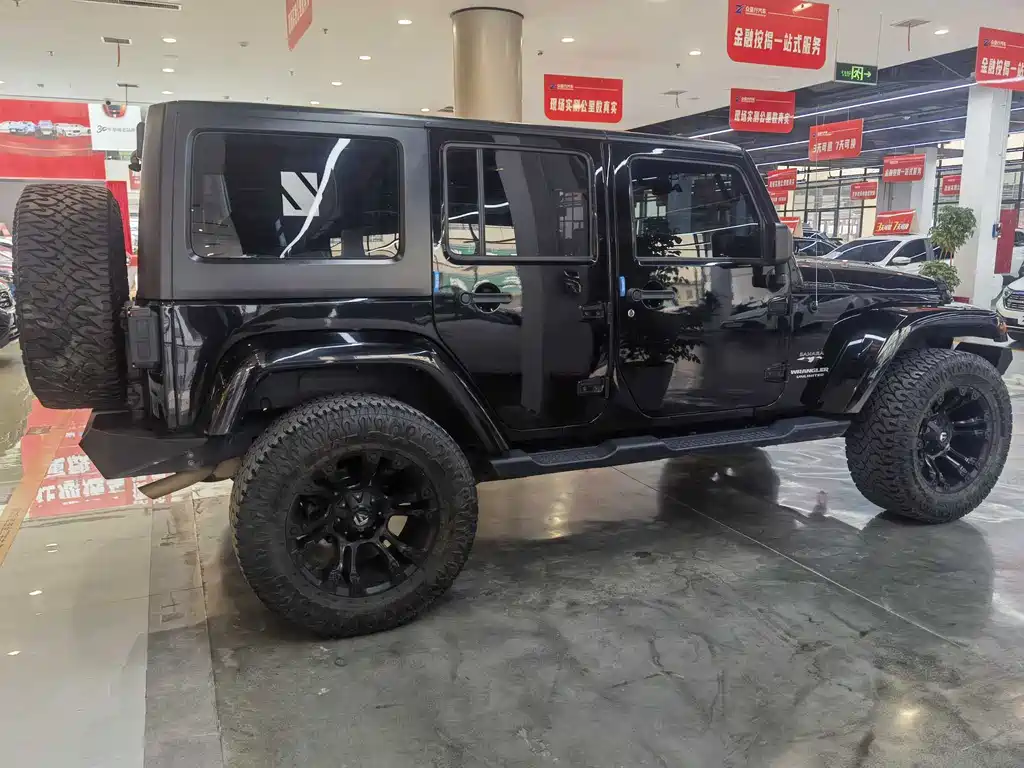 Jeep Wrangler 2016 — фото 14