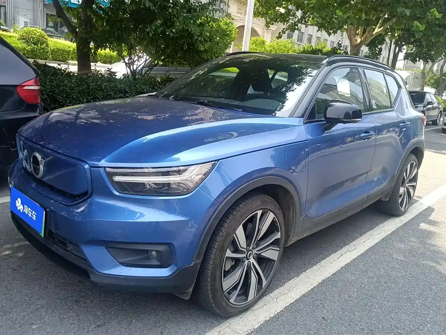 Volvo XC40 NEV 2021 — фото 1