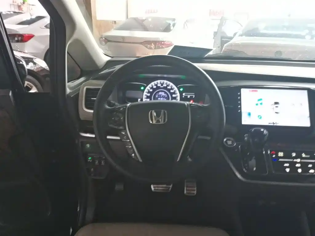 Honda Odyssey 2016 — фото 11