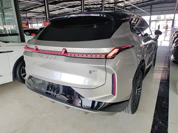 Lynk & Co 08 EM-P 2023