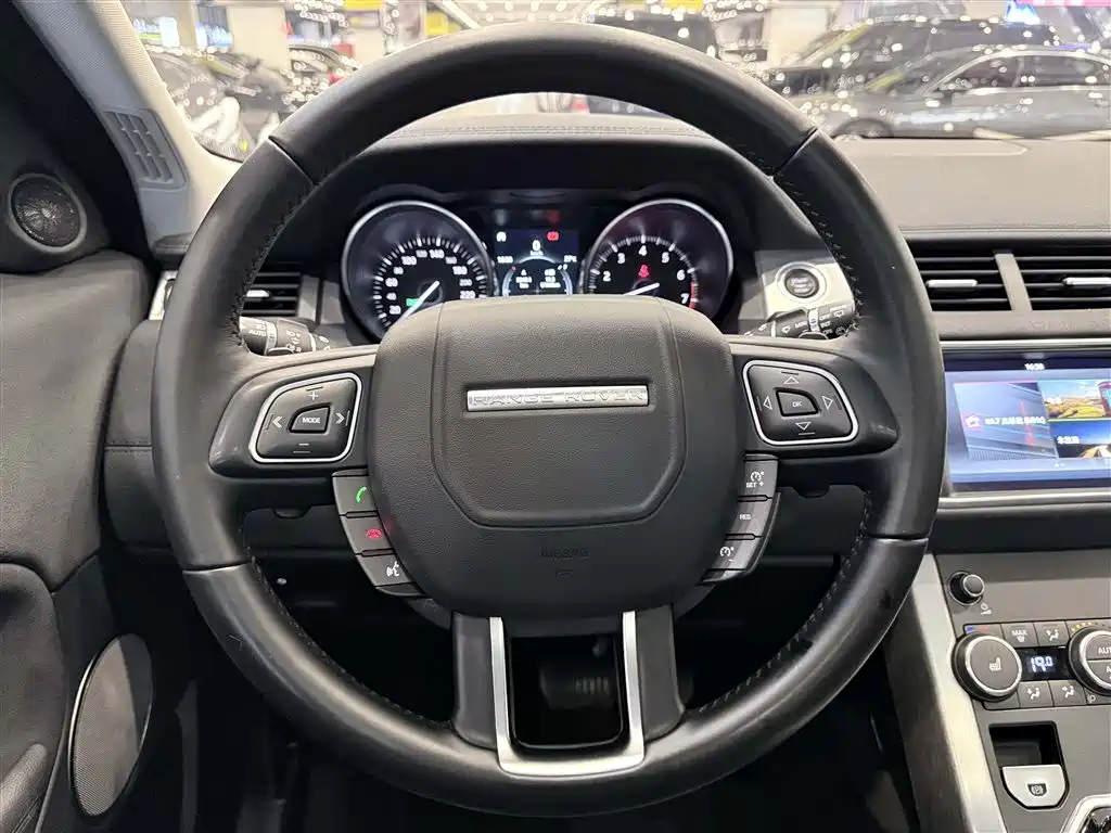 Land Rover Evoque 2018 — фото 22