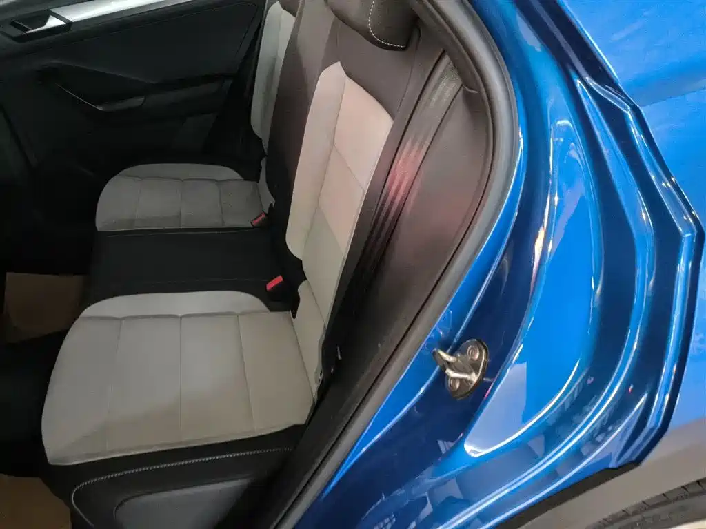 Volkswagen T-Roc 2020 — фото 13