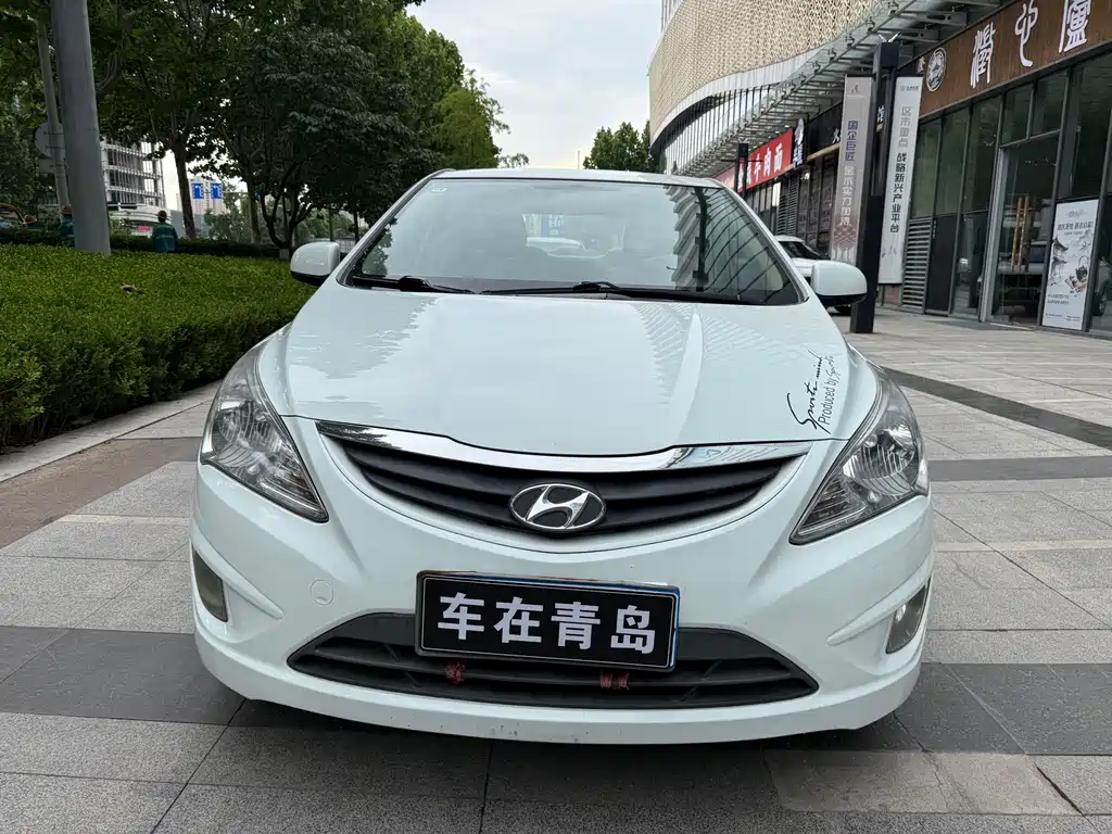 Hyundai Accent 2013 — фото 2