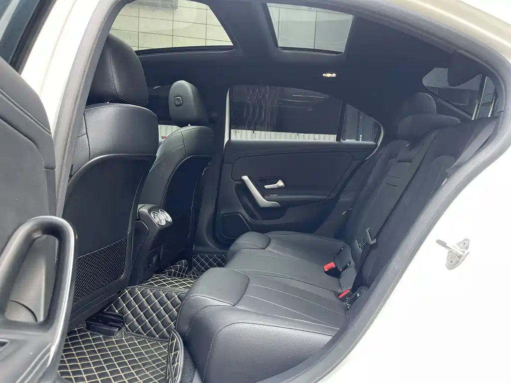Mercedes-Benz A-Class 2022 — фото 14