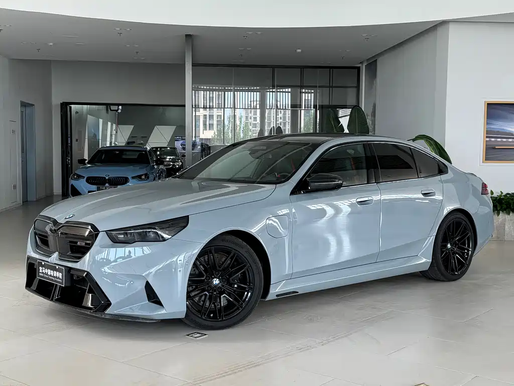 BMW M5 New Energy — фото 2