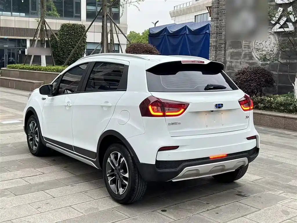 Geely Vision X3 2019 — фото 5