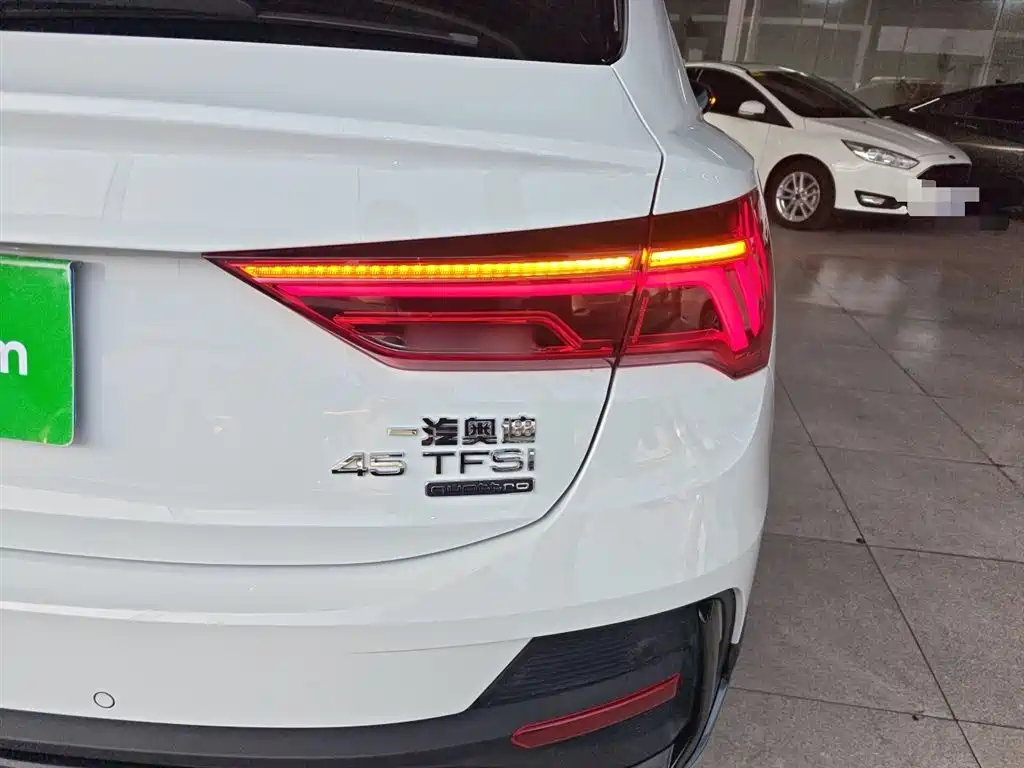 Audi Q3 Sportback 2022 — фото 25