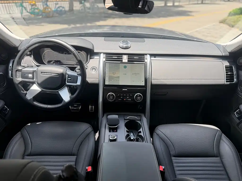 Land Rover Discovery 2022
