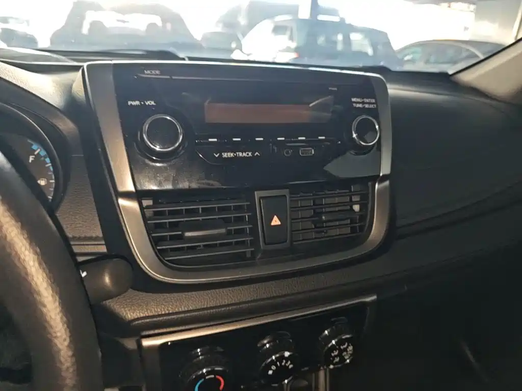 Toyota Yaris L 2019 — фото 13