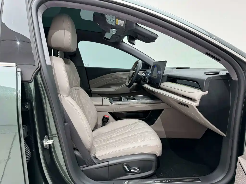Geely Galaxy Starshine 8 2025 — фото 21