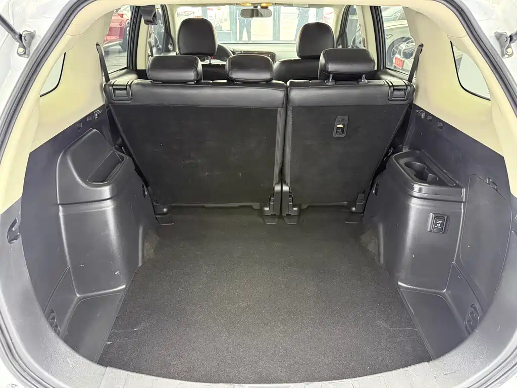 Mitsubishi Outlander 2022 — фото 16