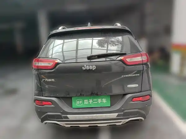 Jeep Cherokee 2016