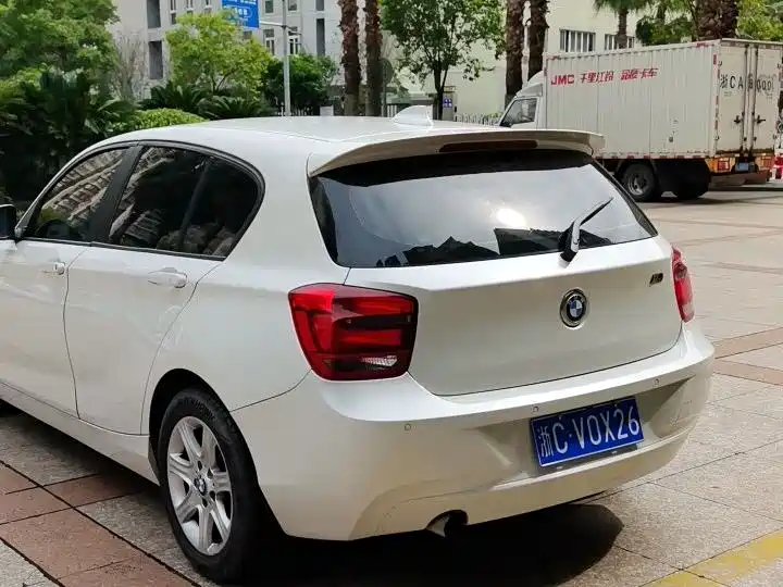 BMW 1 Series 2015 — фото 10