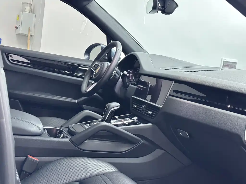 Porsche Cayenne 2019 — фото 15
