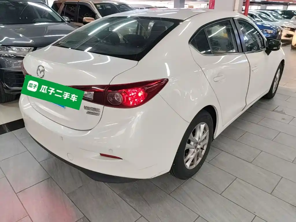 Mazda 3 Angkesela 2015