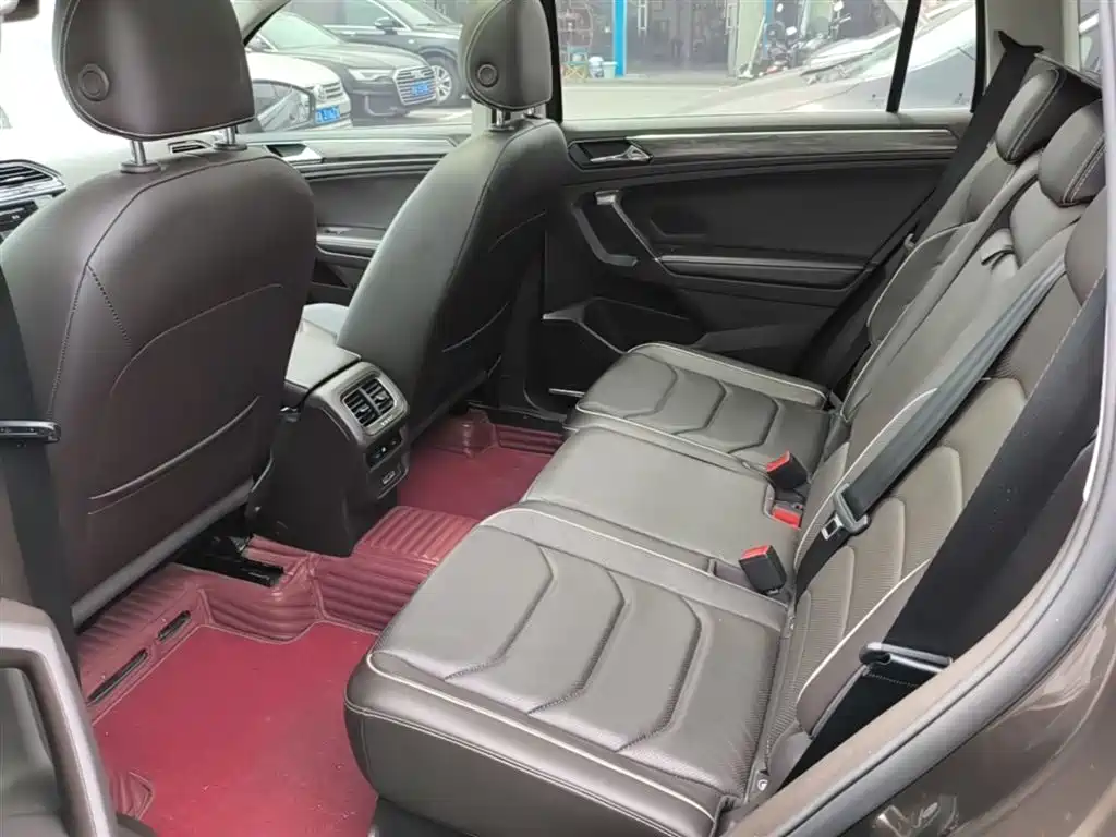Volkswagen Tiguan L 2017 — фото 17