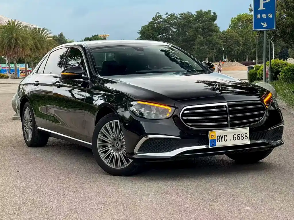 Mercedes-Benz E-Class 2022
