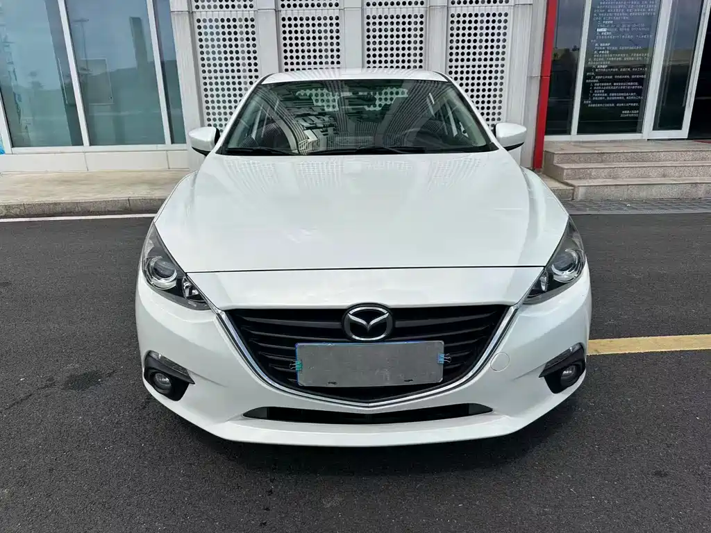 Mazda 3 Axela 2016 — фото 2