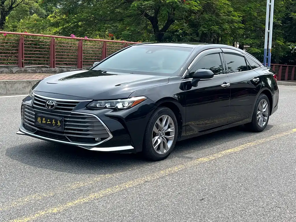 Toyota Avalon 2021 — фото 1