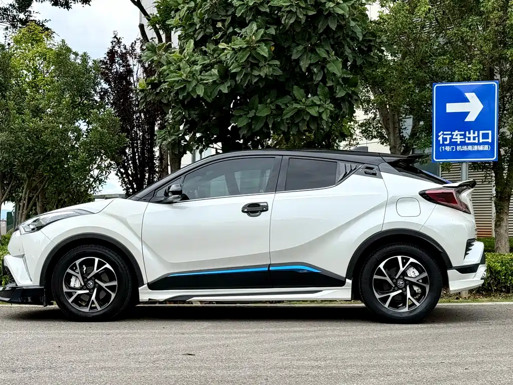 Toyota C-HR 2020 — фото 5