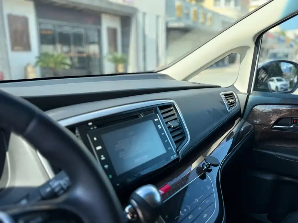 Honda Odyssey 2018 — фото 17