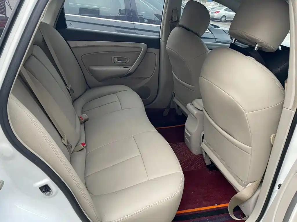 Dongfeng Fengshen A60 2016 — фото 12