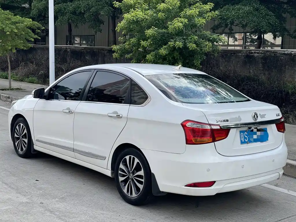 Dongfeng Fengshen A60 2016 — фото 4