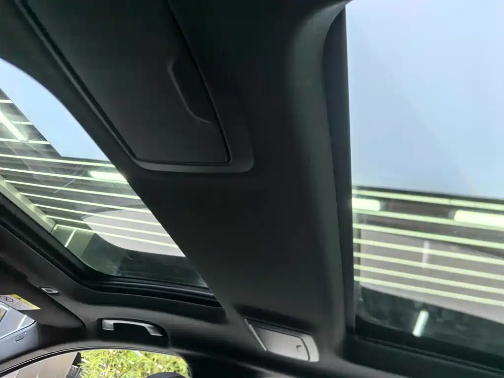 BMW 5 Series New Energy 2021 — фото 11
