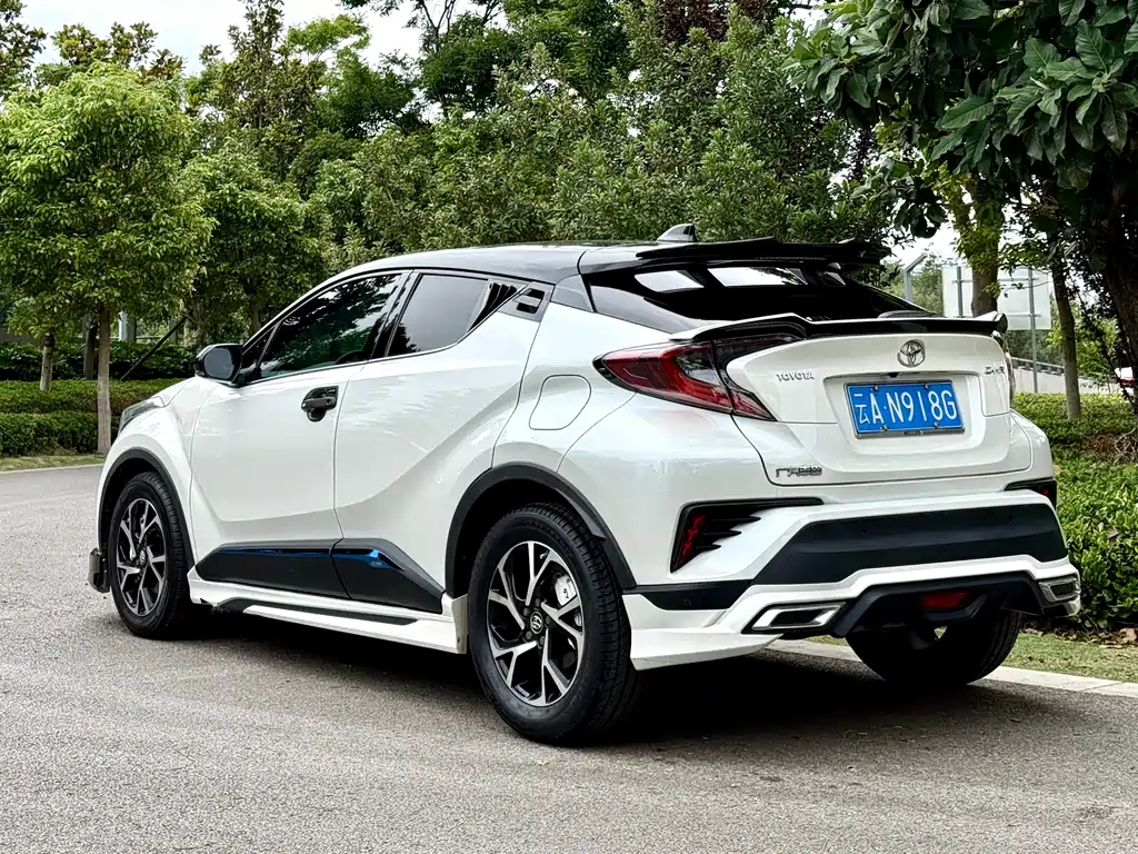 Toyota C-HR 2020 — фото 6