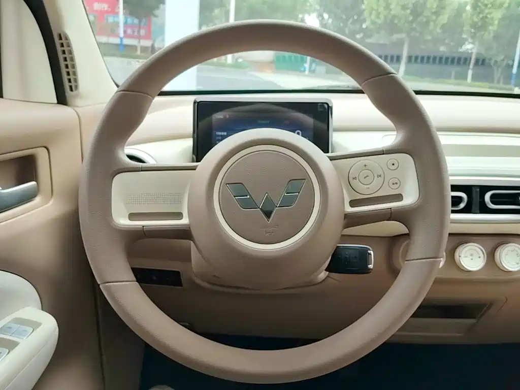 Wuling Hongguang MINIEV 2025