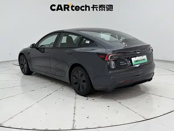 Tesla Model 3 2025
