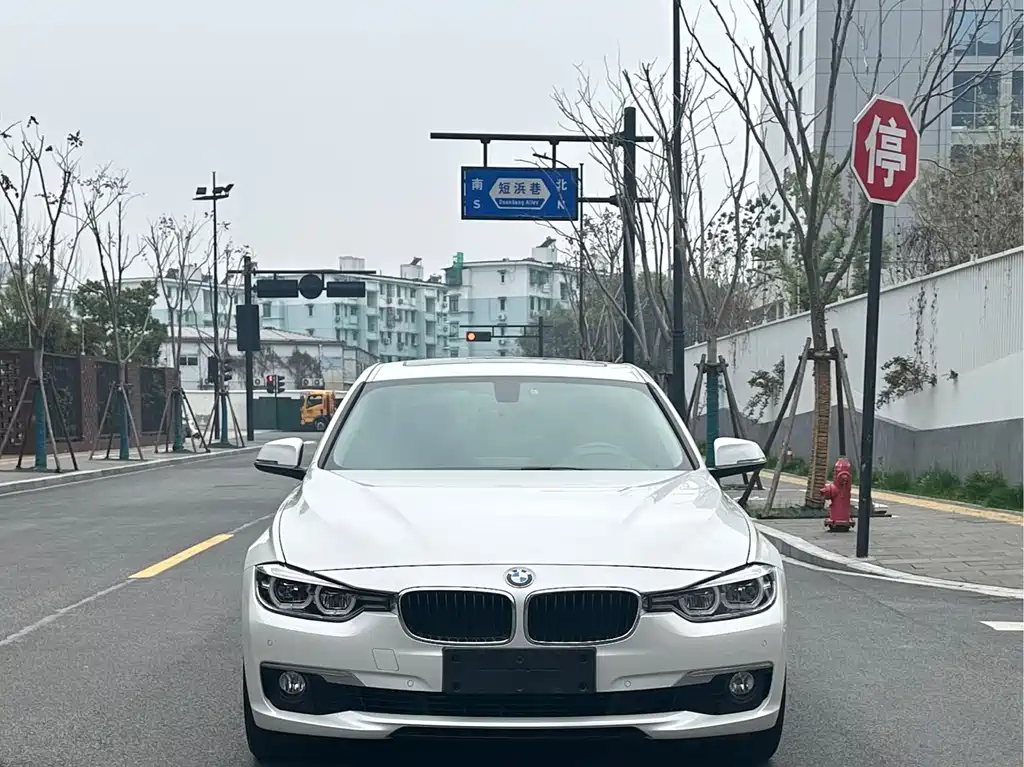 BMW 3 Series 2017 — фото 2
