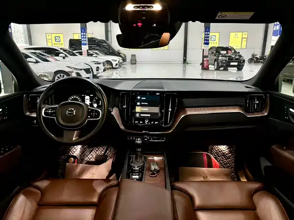 Volvo XC60 2021