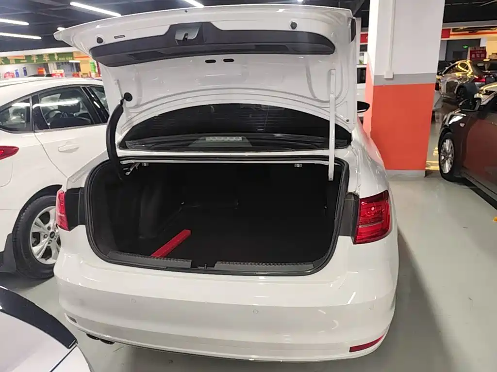 Volkswagen Sagitar 2017 — фото 19