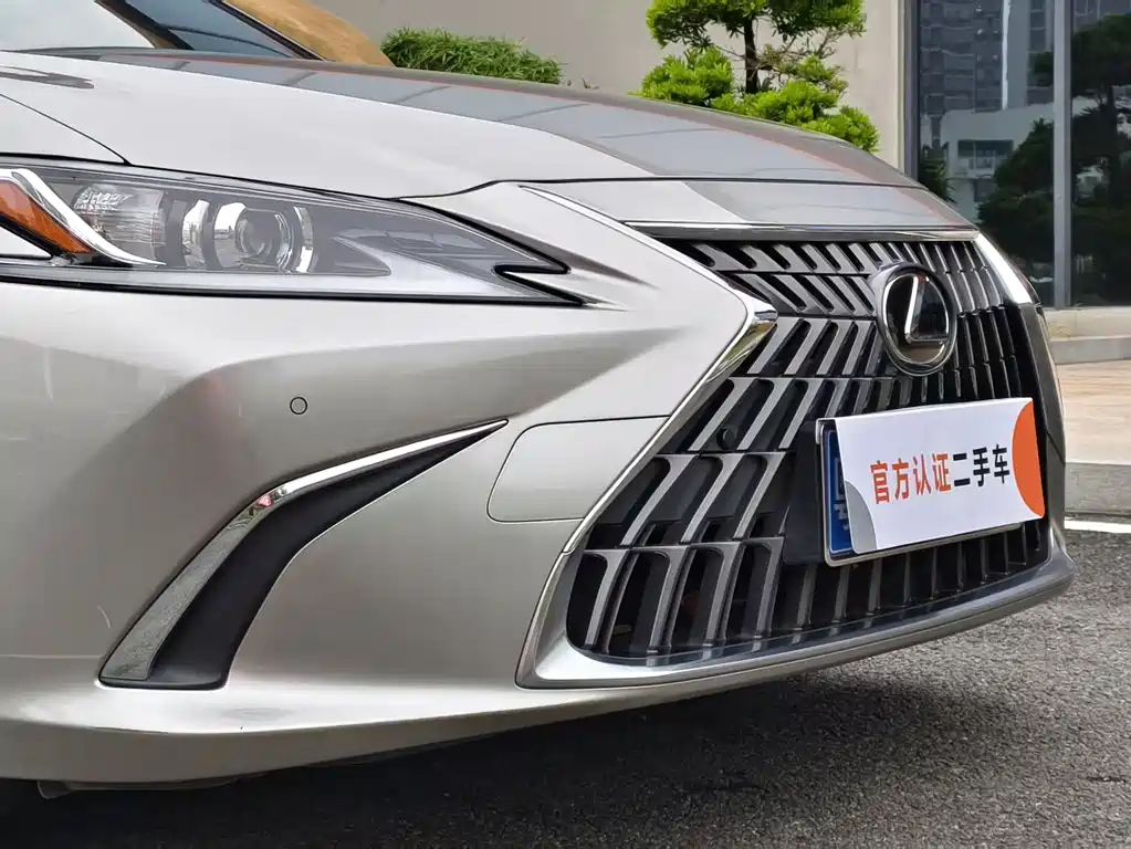Lexus ES 2022 — фото 10
