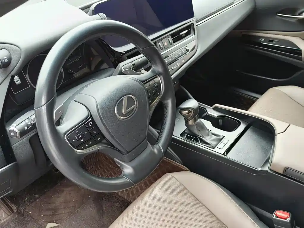 Lexus ES 2022 — фото 15