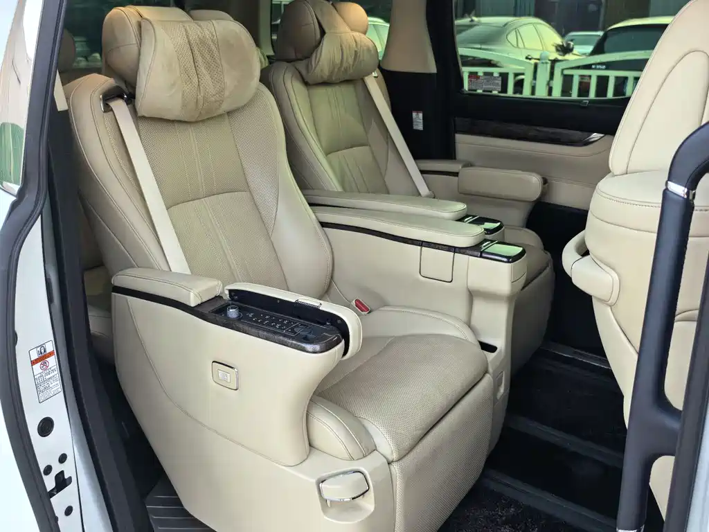 Toyota Alphard 2022
