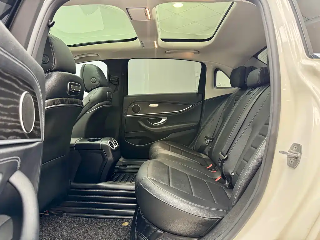 Mercedes-Benz E-Class 2020 — фото 10
