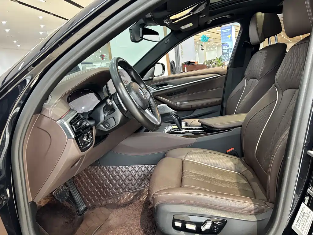 BMW 5 Series 2023 — фото 15
