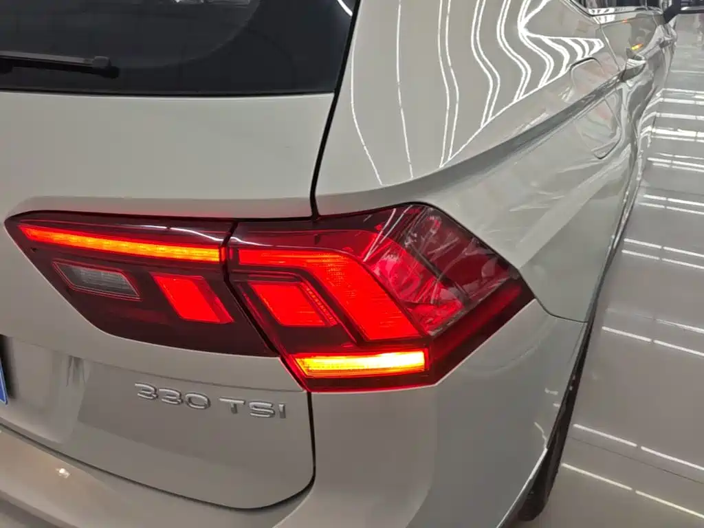 Volkswagen Tiguan L 2020 — фото 8