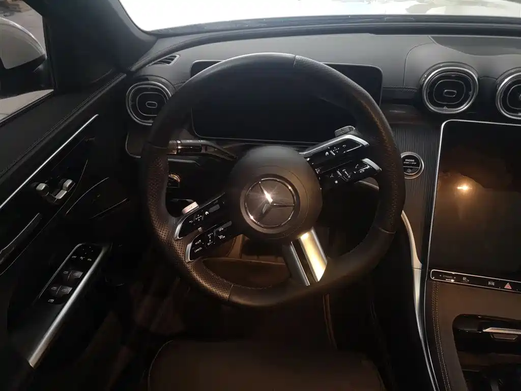 Mercedes-Benz C-Class 2023 — фото 11