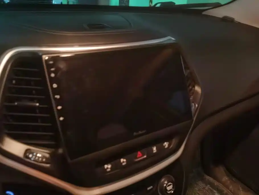 Jeep Cherokee 2015 — фото 13