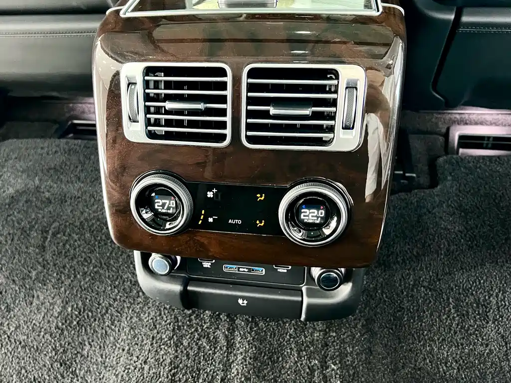 Land Rover Range Rover 2021 — фото 24