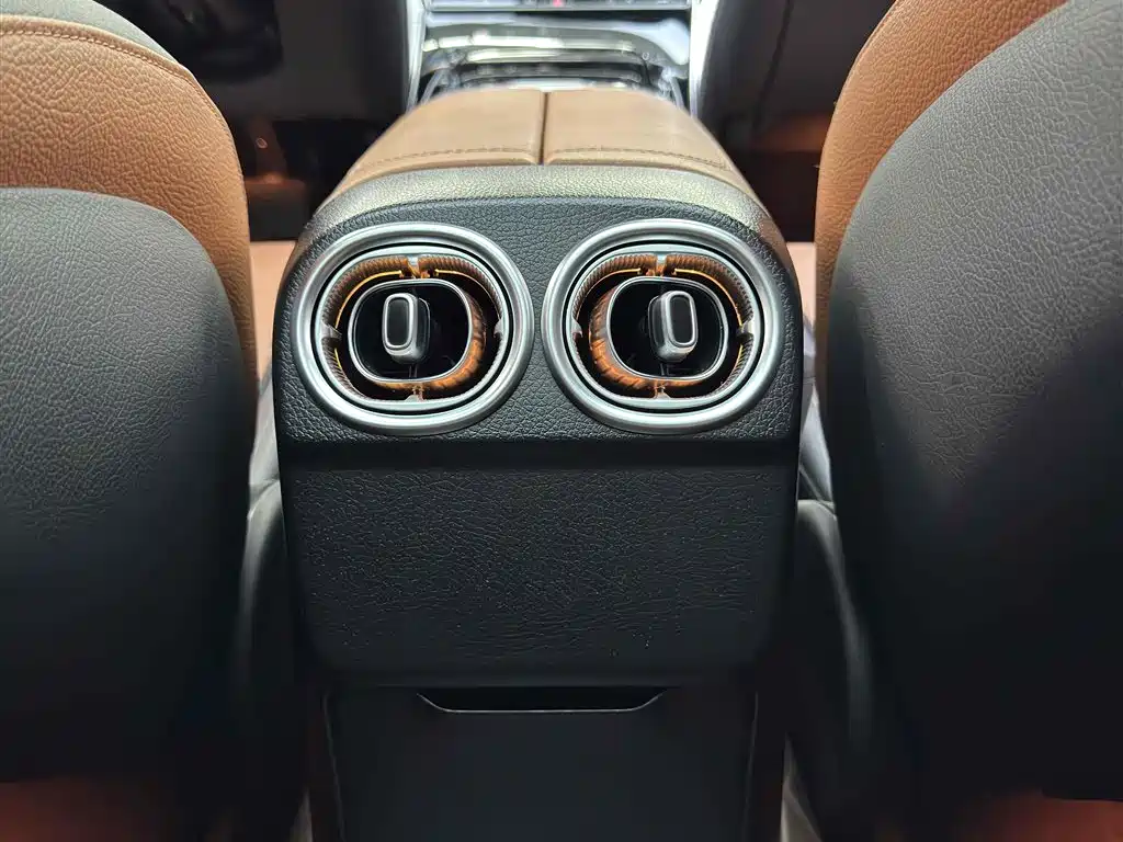 Mercedes-Benz C-Class 2022 — фото 10